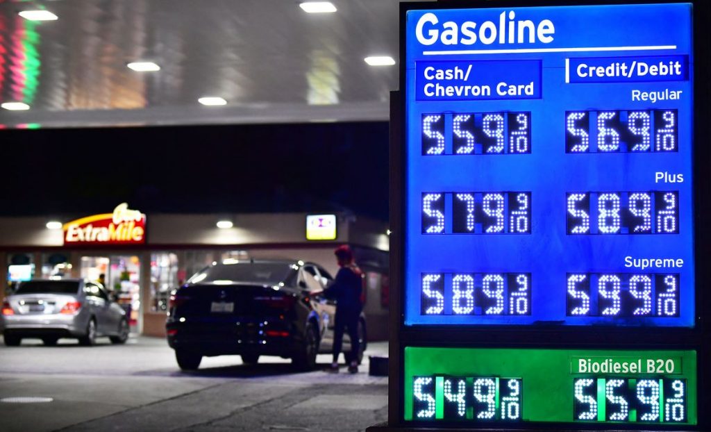 Gasoline Soars Above $4 a Gallon for Most U.S. Drivers