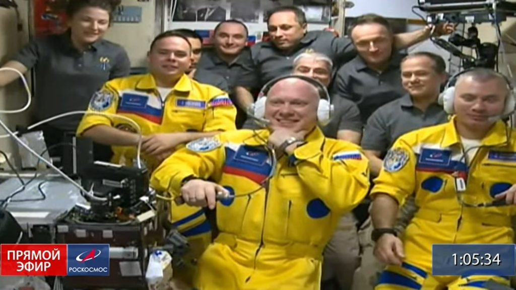 Why did Russian cosmonauts wear Ukraine-flag colors?