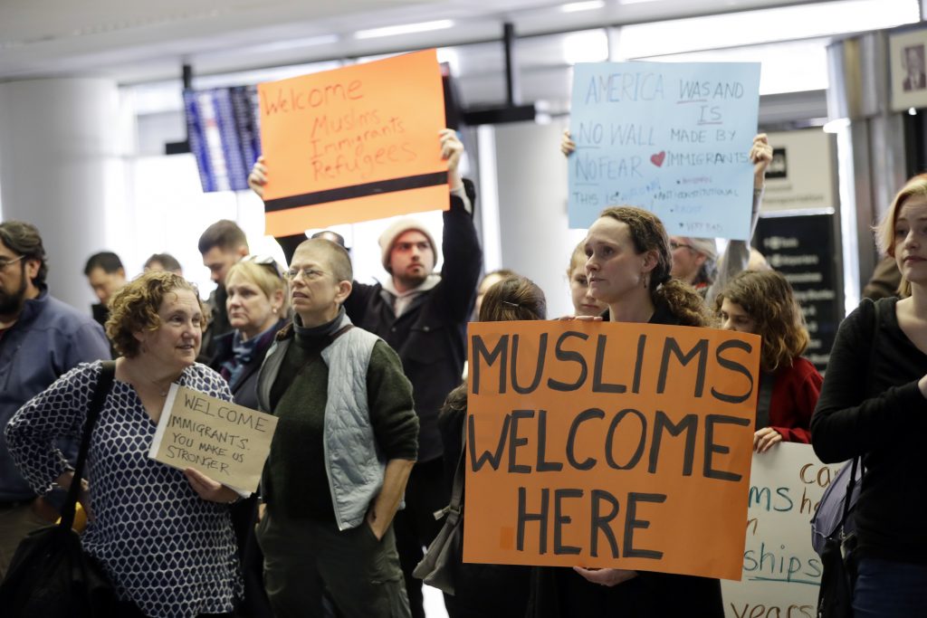 In 5-4 ruling, Supreme Court sides with Trump administration on travel ban