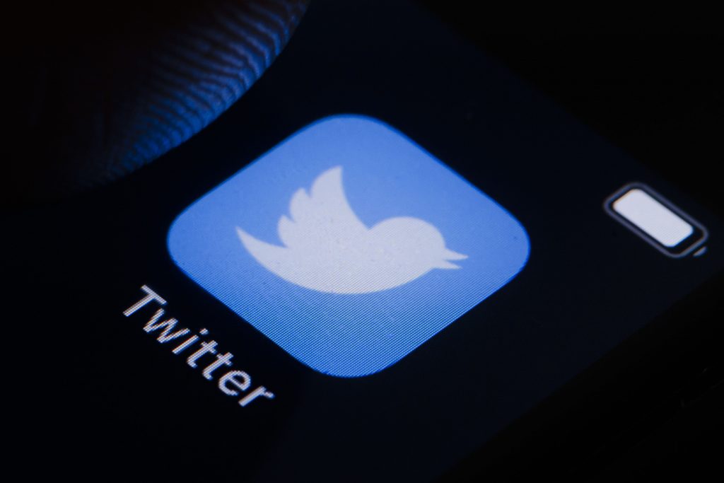 Twitter reverses change that turned embeds of deleted tweets into blank boxes
