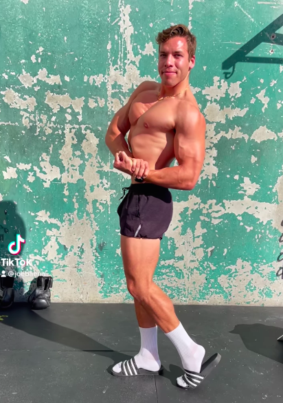 Joseph Baena Just Shared the Chest Workout He Uses to Get a ‘Great Pump’