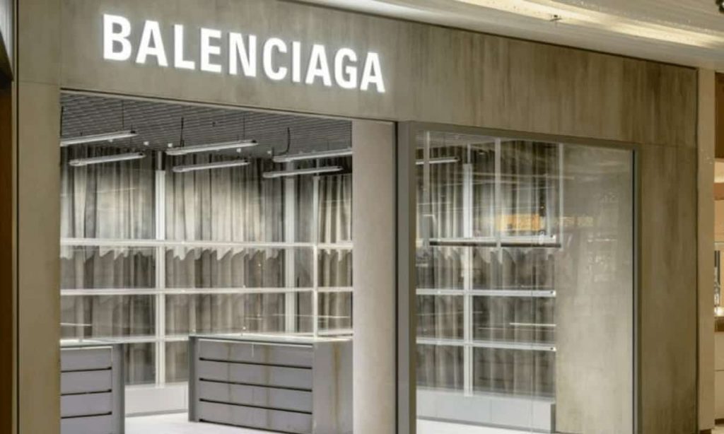 Luxury Fashion House Balenciaga Accepts Payments in BTC and ETH (Report)