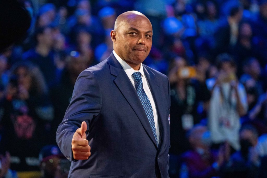 Look: Charles Barkley arrived in Dallas in hilariously over-the-top fashion