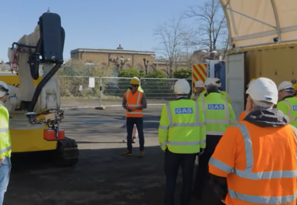 Roadworks robot trialled on Surrey gas job