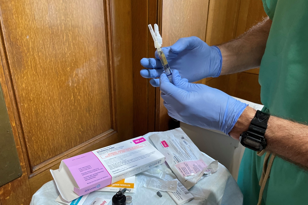 ¿Puede una inyección mensual frenar la adicción a opioides? Expertos dicen que sí