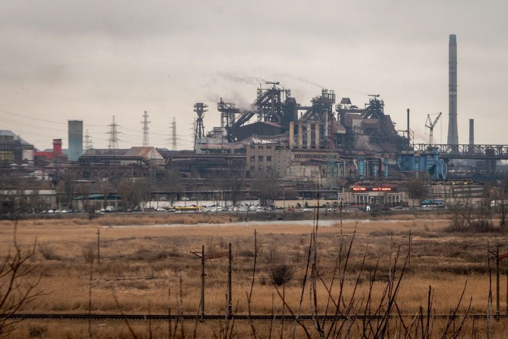 Mariupol Steel Plant’s ‘Dead Men’ Defenders Call for Rescue Plan
