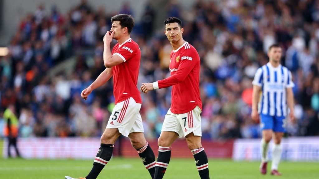 Weekend Review: Humiliation for Manchester United, title-winning wonder strikes, drama in Serie A