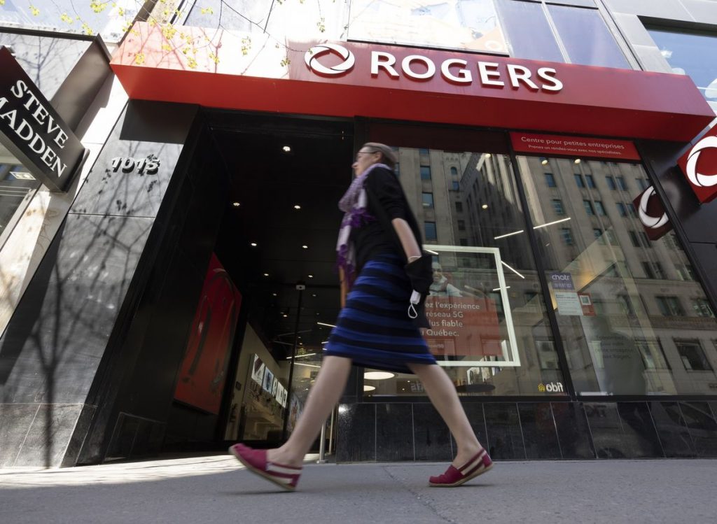 Rogers, Shaw to Sell Mobile Unit to Quebecor for $2.2 Billion