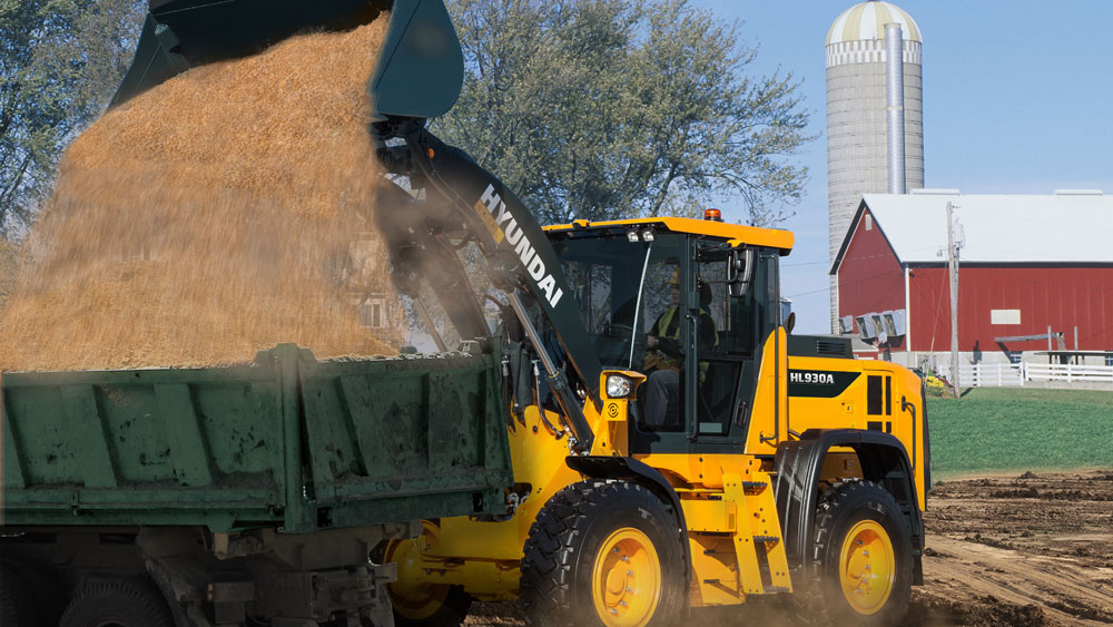 Why Choose Hyundai Wheel Loaders For Your Feedlot Operation?