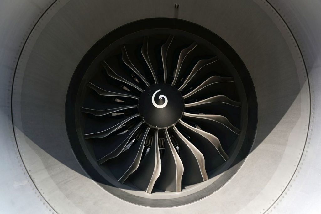 Airbus, Boeing Vie for Almost $21 Billion of Orders at UK Show