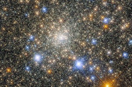 Hubble captures a glittering, glorious globular cluster