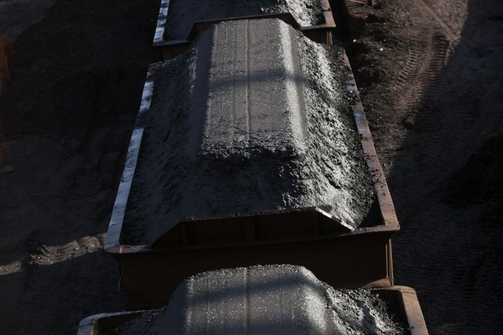 Vale Cuts Full-Year Production Forecast, Buoying Iron-Ore Market