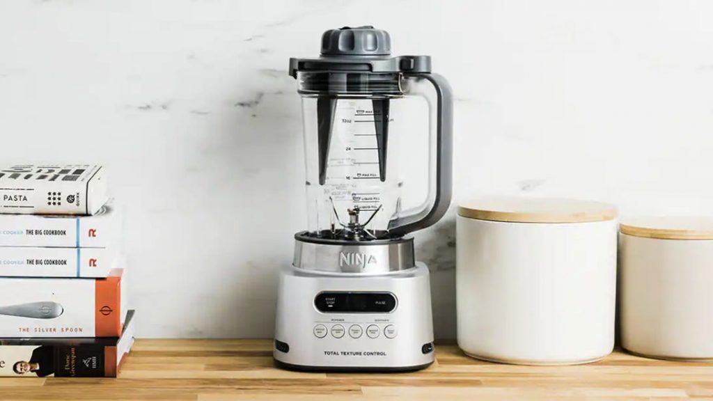 The Best Smoothie Blender Ever Is $30 off Right Now (All-Time Low)