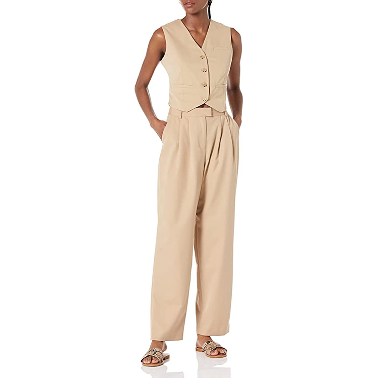 Stay on Trend With This Retro-Meets-Modern Cropped Vest