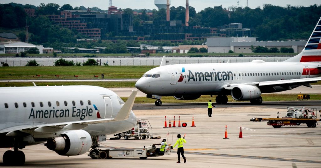 Travelers endure more than 1,300 domestic flights cancelations over the weekend
