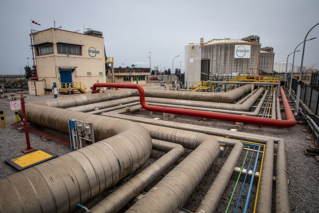 Europe Nears Gas Storage Target Early Despite Russian Supply Cut