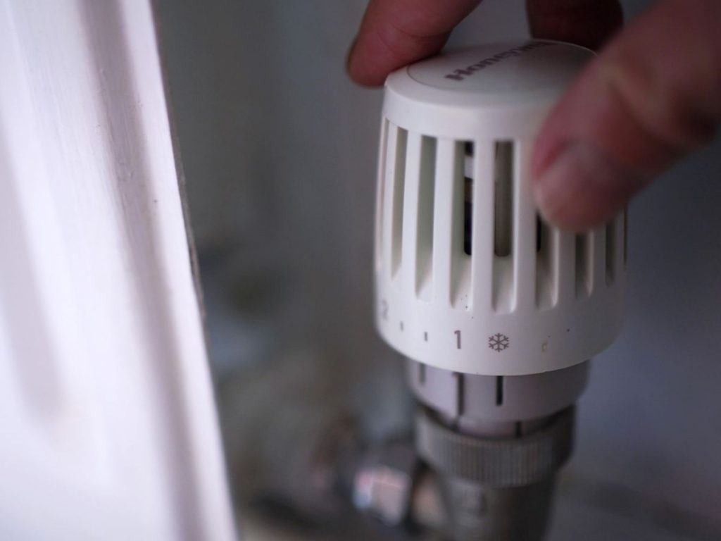 Energy Price Forecasts Cut Up to 19% for Next Year in UK as Markets Ease