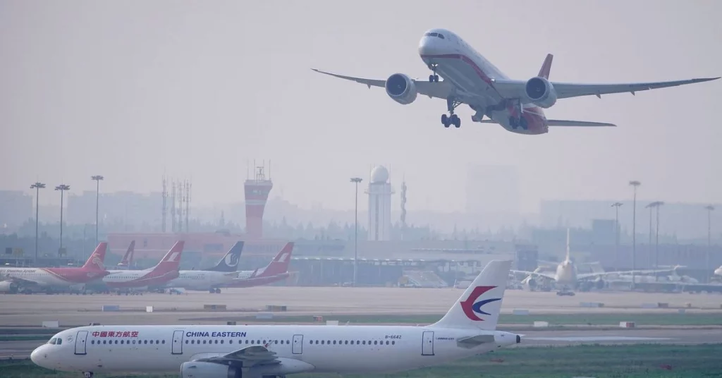 China’s top airlines post steep Q2 losses on COVID curbs