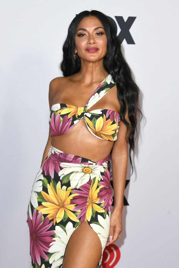 Nicole Scherzinger, 44, Has Sculpted Abs and Legs While Paddleboarding in IG Photos