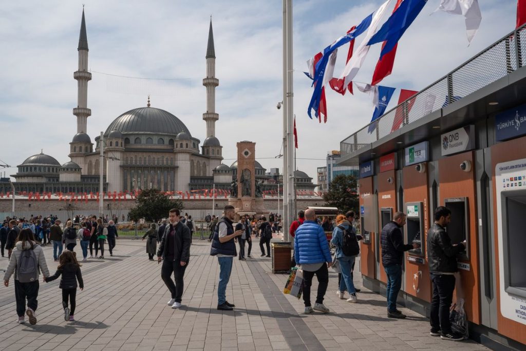 Turkey Raises Inflation Estimates, Sees Record Trade Deficit