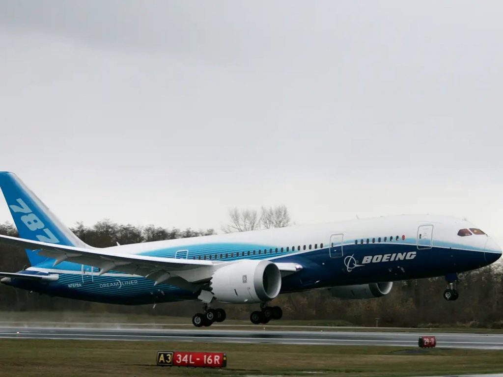 Despite a long summer of airline chaos, more people flew this Labor Day than in 2019