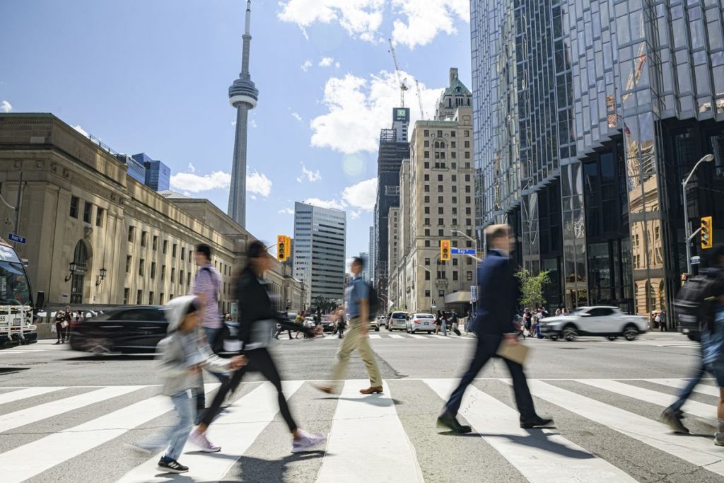 Bank CEOs See Canada’s Covid Spending Providing a Soft Landing