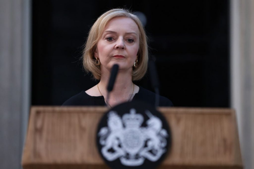 Ousting of UK Treasury Official is Early Sign of Truss’s Intent