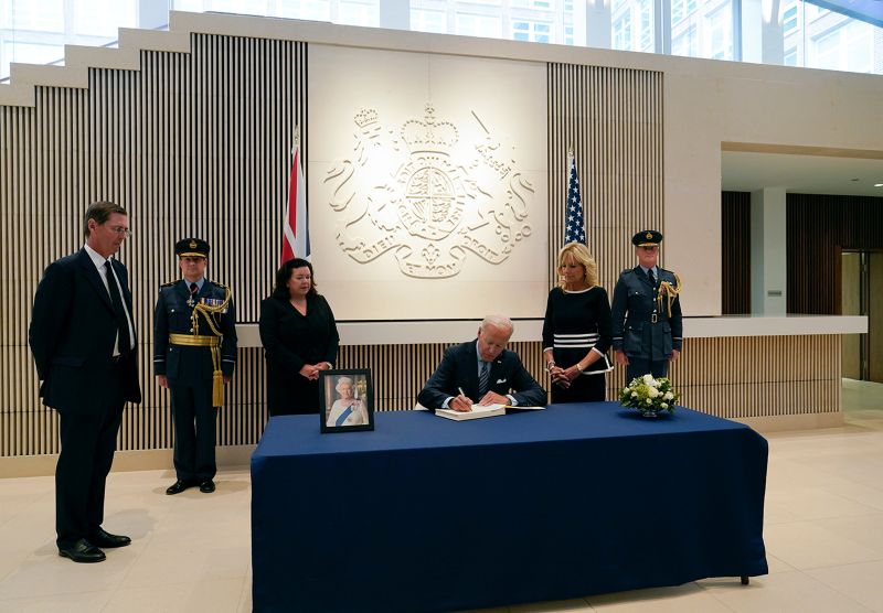 Biden will not travel with a delegation to Queen Elizabeth’s funeral