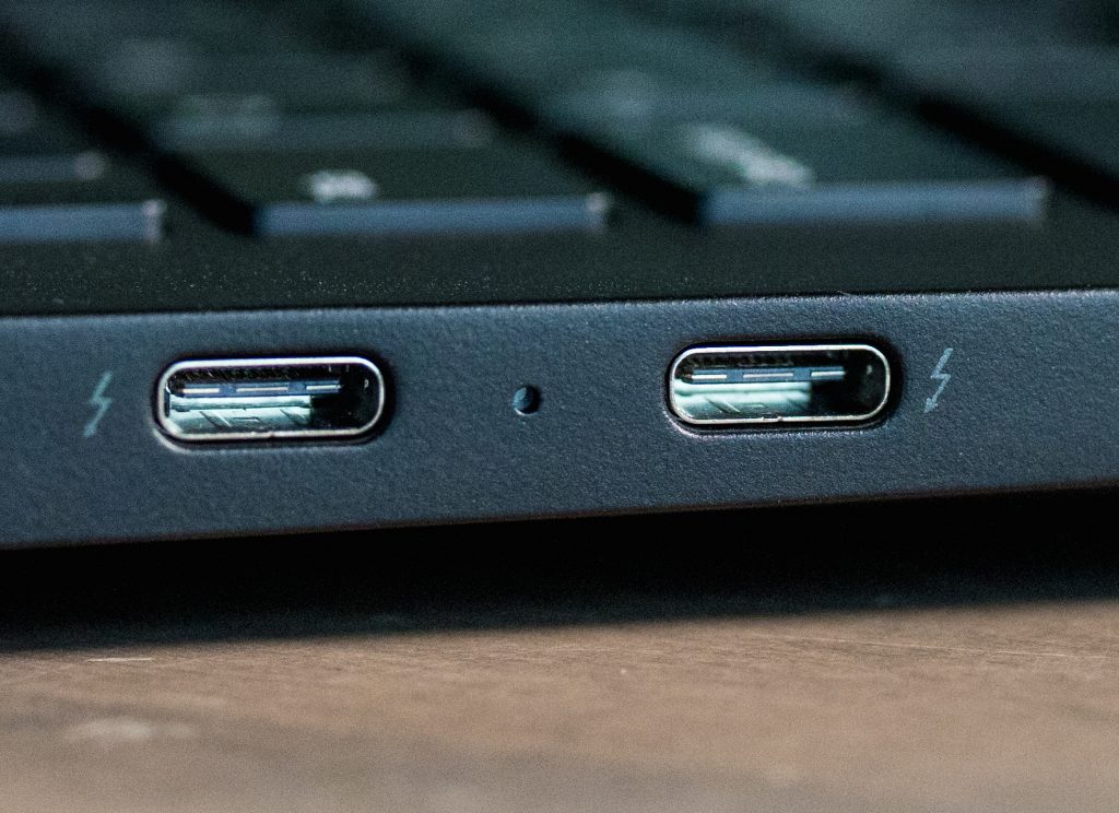 Intel shows off blazing-fast 80Gbps Thunderbolt