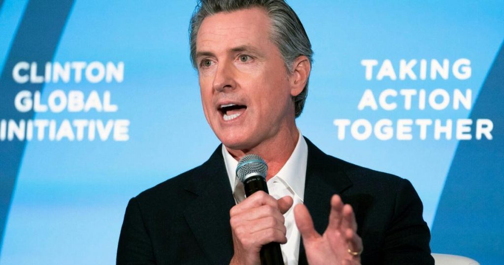California governor travels to Texas amid feud with GOP