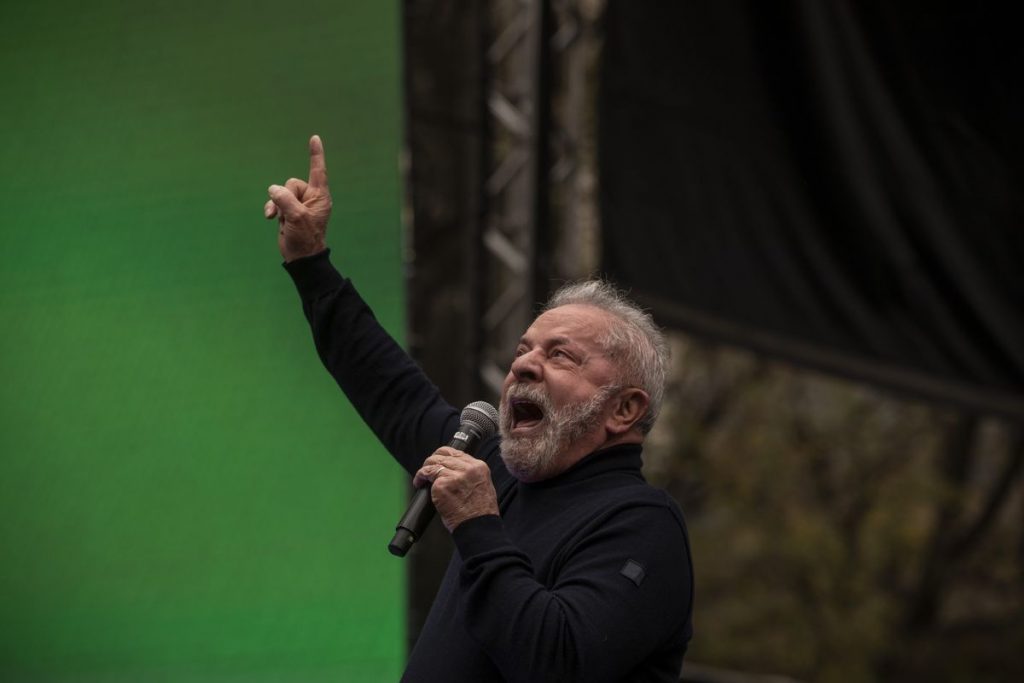 Lula Outright Brazil Win in Sight, DataFolha Poll Shows