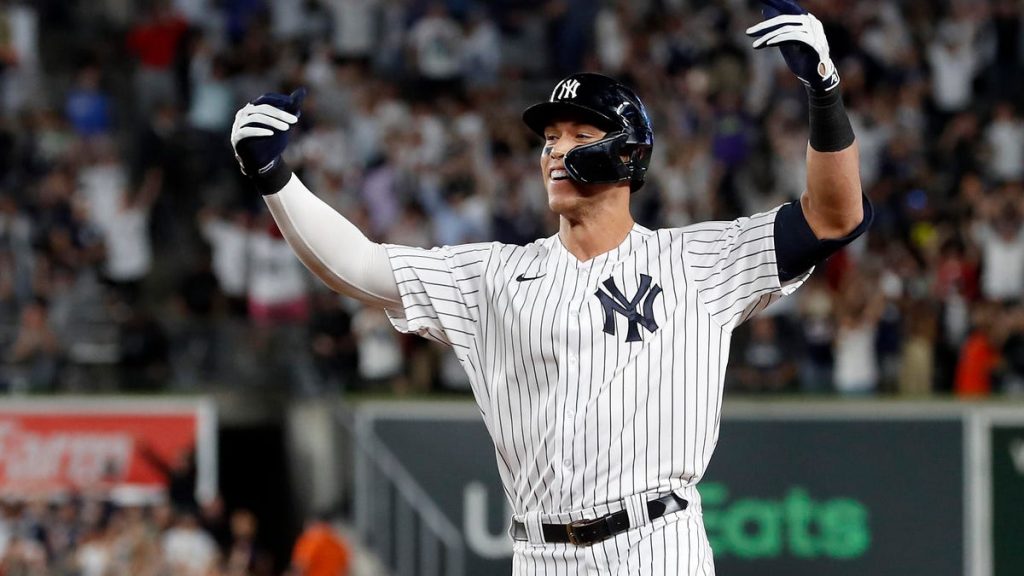 Yankees’ Aaron Judge Ties Roger Maris’ Single-Season Home Run Record