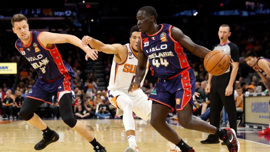 NBL’s Adelaide 36ers stun Suns 134-124 in preseason game
