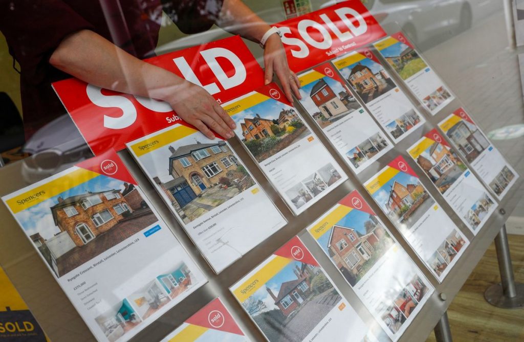 UK House Prices Drop 0.1% in September With More Pain to Come
