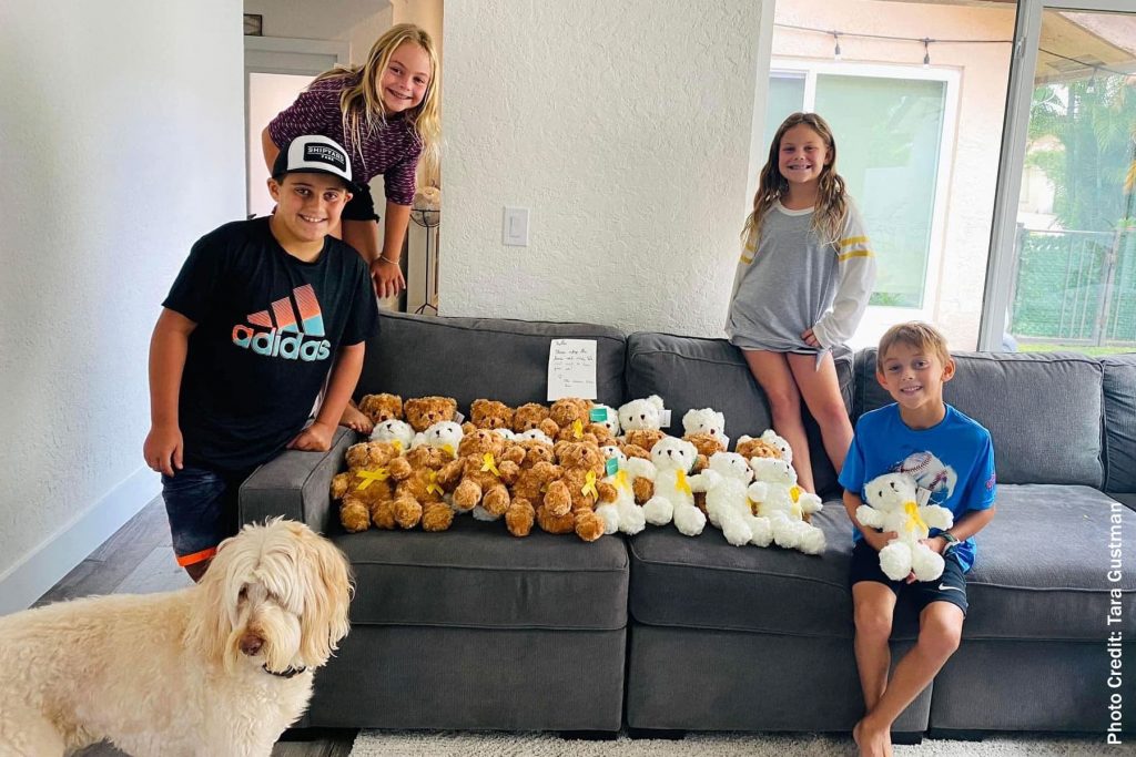 Meet the Girl Comforting Cancer Patients with Teddy Bears