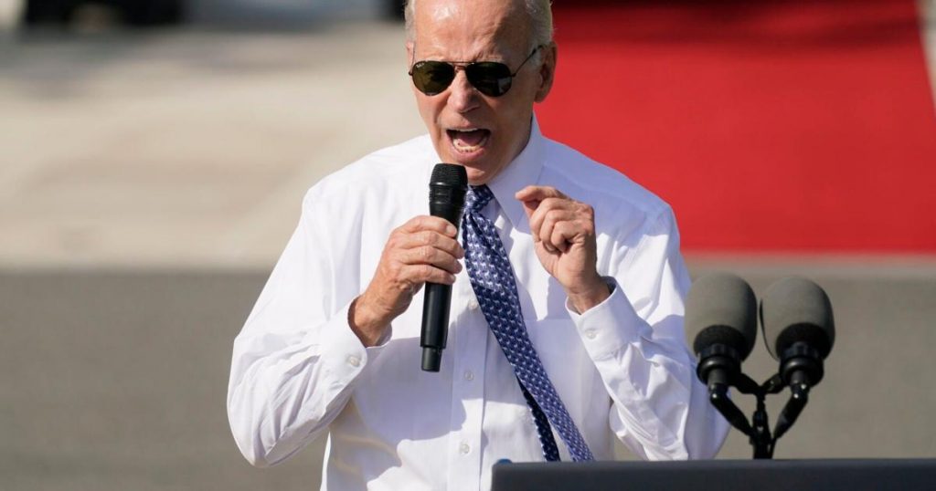 Give him a hand: Biden ditching lectern for handheld mics