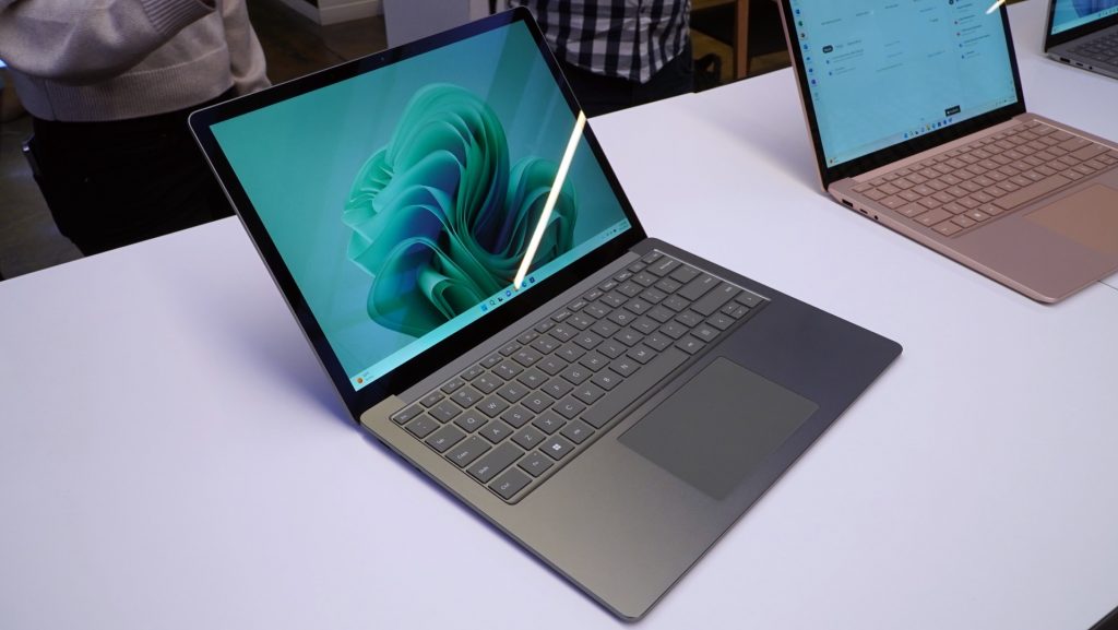 Microsoft Surface Laptop 5 hands-on: Same as it ever was, but faster