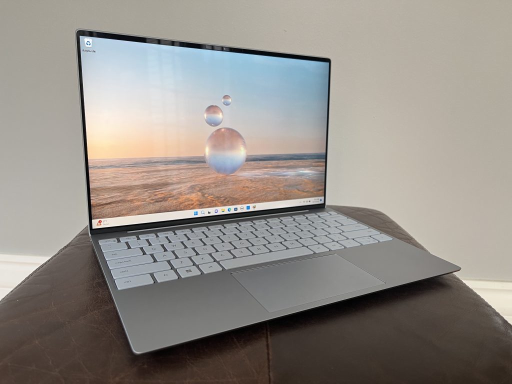 Dell XPS 13 review: An absolutely stunning laptop—until you lift the lid