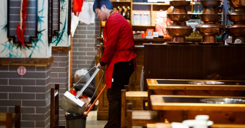 China’s services sector activity falls