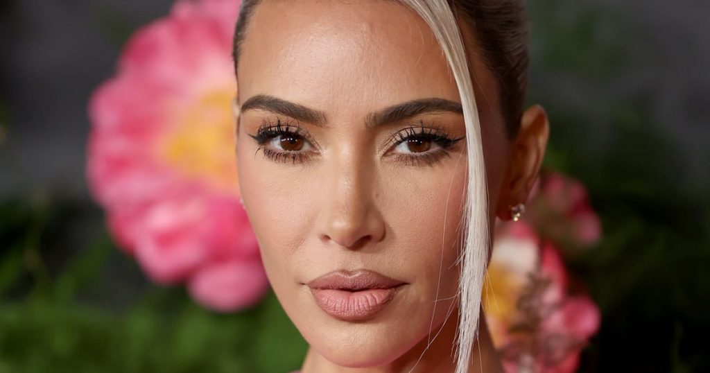 Kim Kardashian’s French Manicure Is Uncharacteristically Edgy