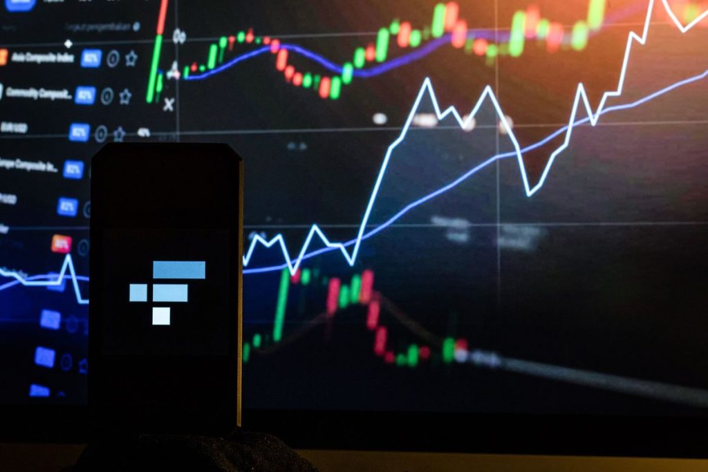 Fintechs Still Pushing Crypto But Distancing Themselves From FTX