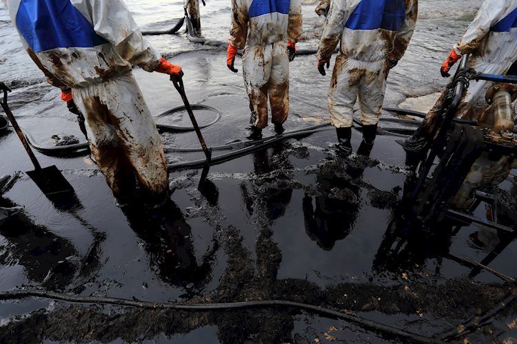 WTI renews yearly low as Coronavirus woes join fears of higher supplies, oil price cap