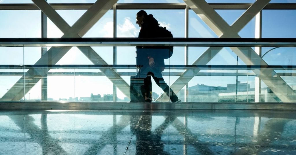 More than 1,300 U.S. flights delayed amid severe weather during post-Thanksgiving travel