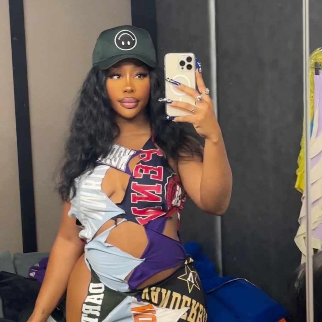 The Best Fashion Instagrams of the Week: SZA, Jennifer Aniston, Dua Lipa, and More