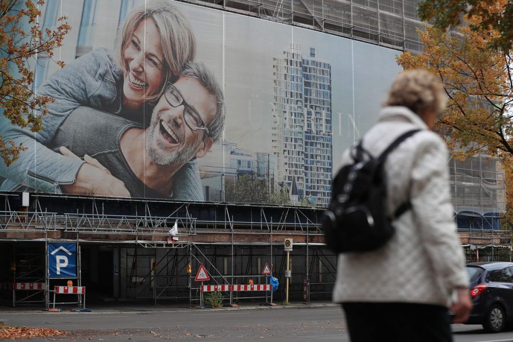 Adler Says It Can Restructure Debt Despite Investor Resistance