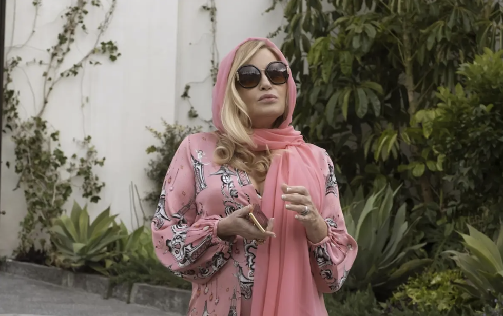 These White Lotus Memes Are Trying to Murder Me