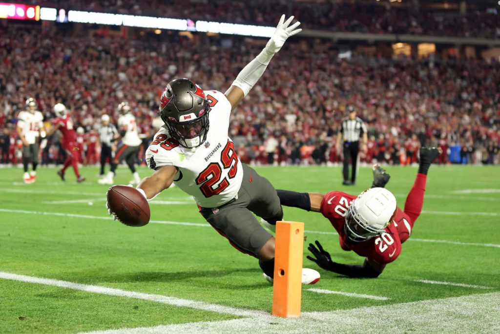 Bucs complete another late comeback, beat Cardinals 19-16 in OT