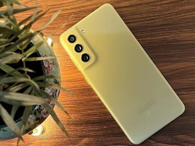 Samsung Galaxy S22 FE and Galaxy Buds2 Live tipped to launch soon