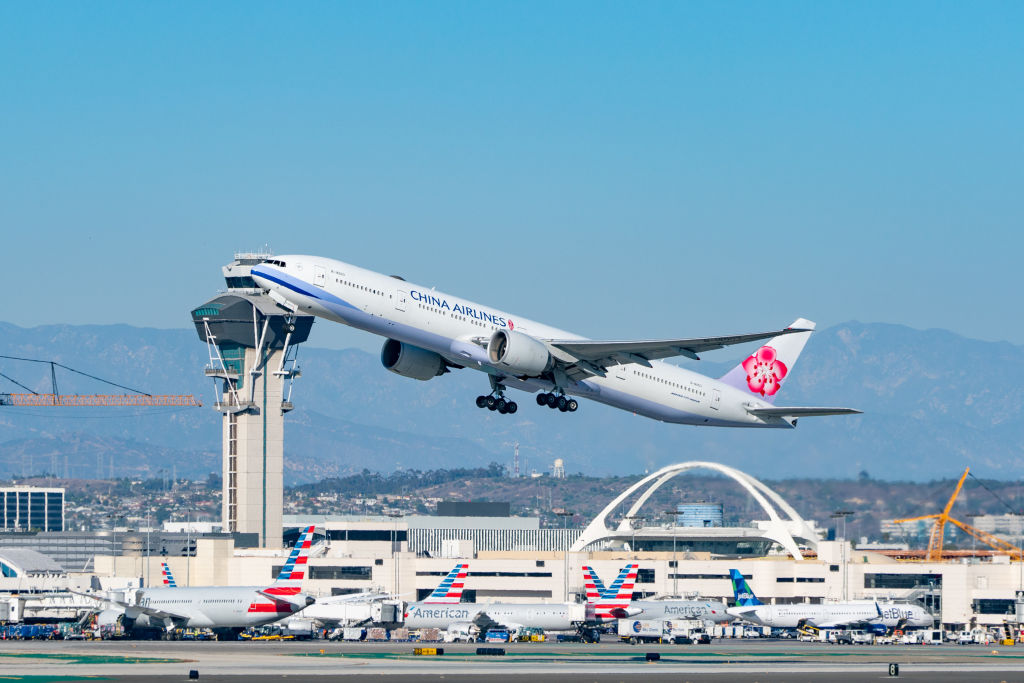 CDC reinstates COVID-19 testing for flights from China