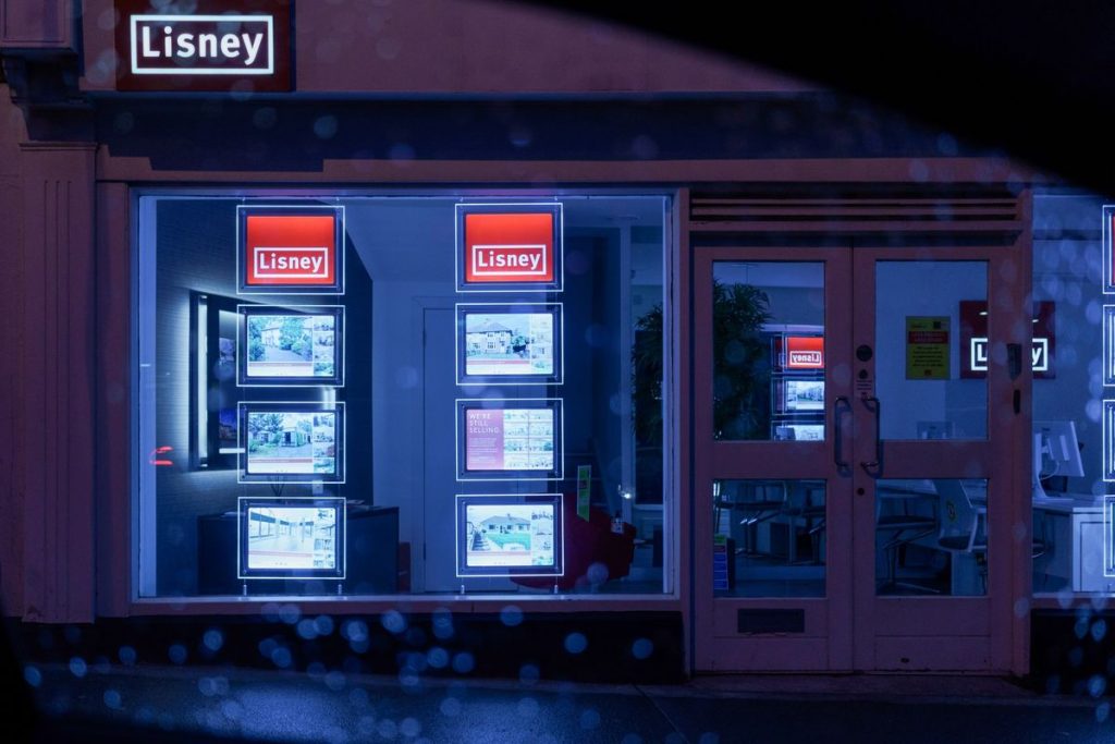 Irish Home Prices Drop as Inflation, Interest Rates Sap Buying Power